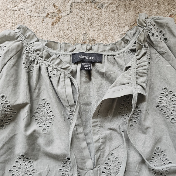 New Karen Kane top - Picture 2 of 6